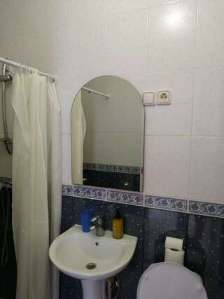 Гостевой дом Над морем Ялта 2-к студия без балкона-6