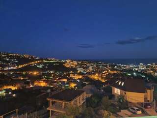 Гостевой дом Над морем Ялта Стандарт с общей ванной комнатой и общей кухней.-8