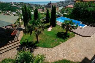 Гостевой дом Над морем Ялта 1-к студия с удобствами и кухней  в номере-3