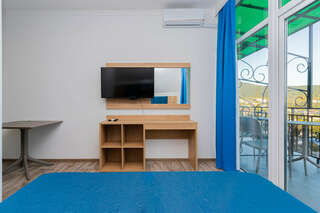 Гостевой дом Над морем Ялта 1-к студия пентхаус-2