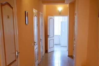 Гостевой дом Над морем Ялта Эконом с общей ванной комнатой и общей кухней.-4