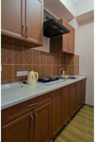 Гостевой дом Над морем Ялта 1-к студия с удобствами и кухней  в номере-5