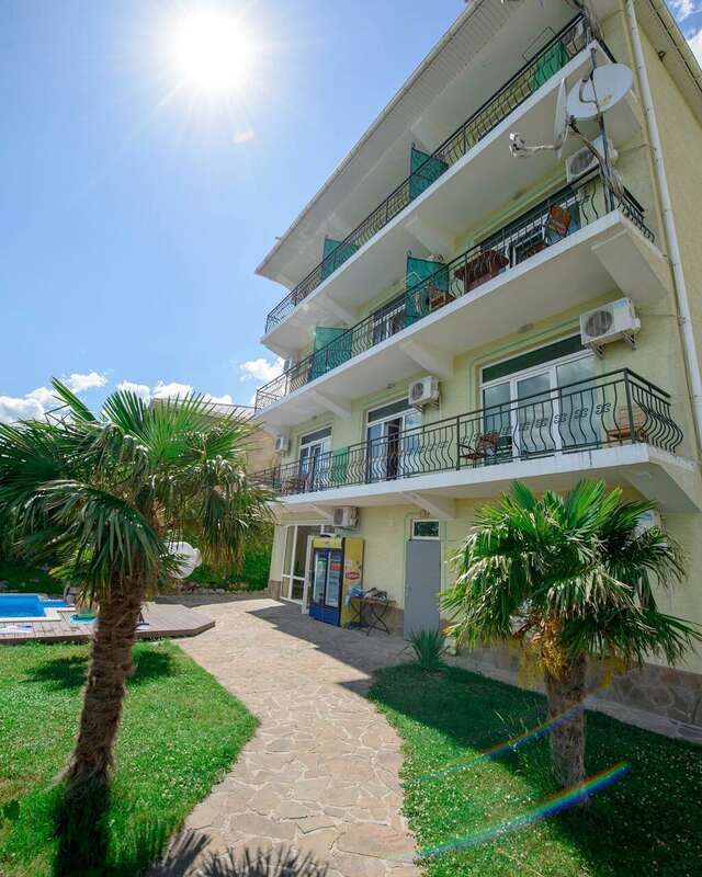 Гостевой дом Над морем Ялта-4