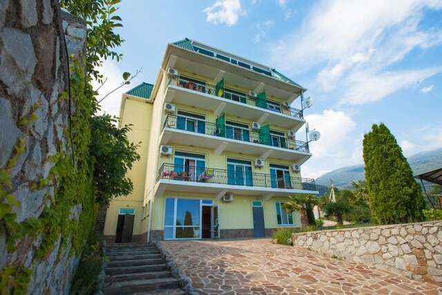 Гостевой дом Над морем Ялта-13